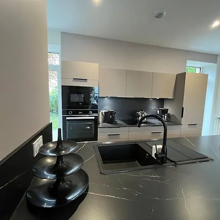 Apartment Les Jardins De Marlioz 3 Et Parkings *