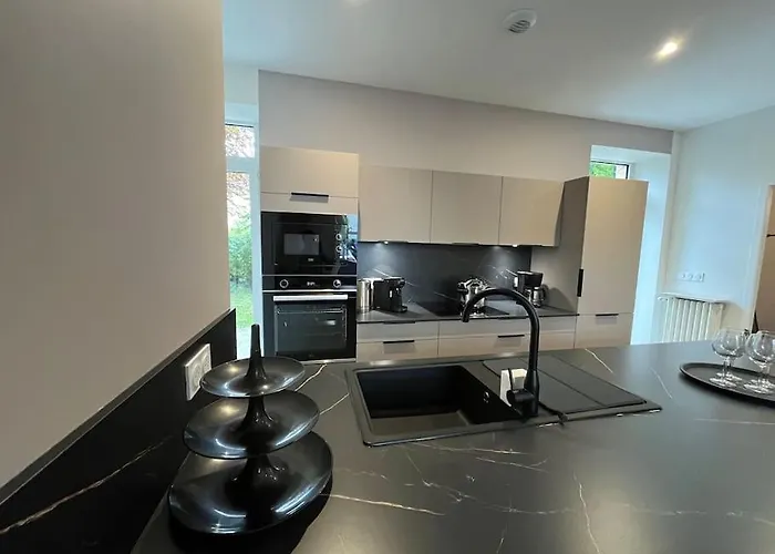 Apartment Les Jardins De Marlioz 3 Et Parkings *